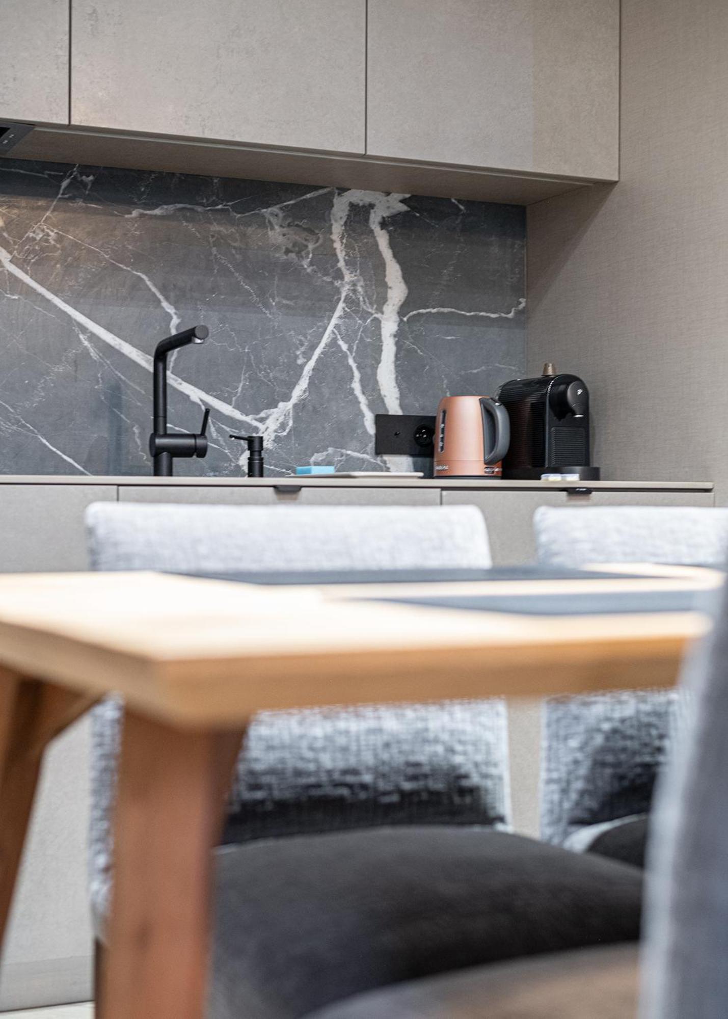 Rentplanet - Apartament Zlota ワルシャワ エクステリア 写真